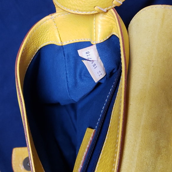 Brand new leather Dooney & Bourke hobo bag. - Picture 7 of 10